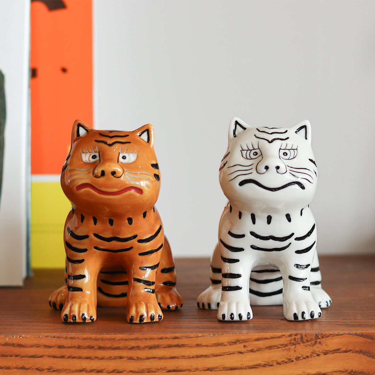 TIBETAN TIGER OBJECT / チベタン タイガーオブジェ - WHITE