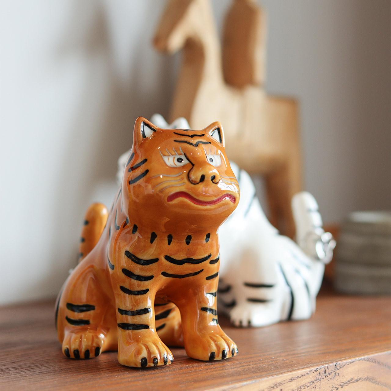 TIBETAN TIGER OBJECT / チベタン タイガーオブジェ - WHITE