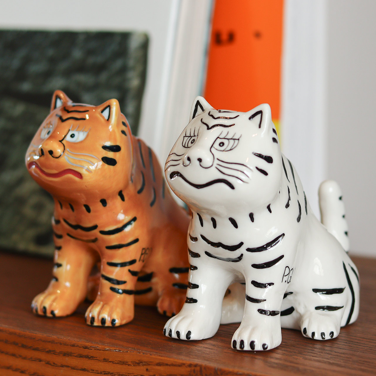 TIBETAN TIGER OBJECT / チベタン タイガーオブジェ - WHITE