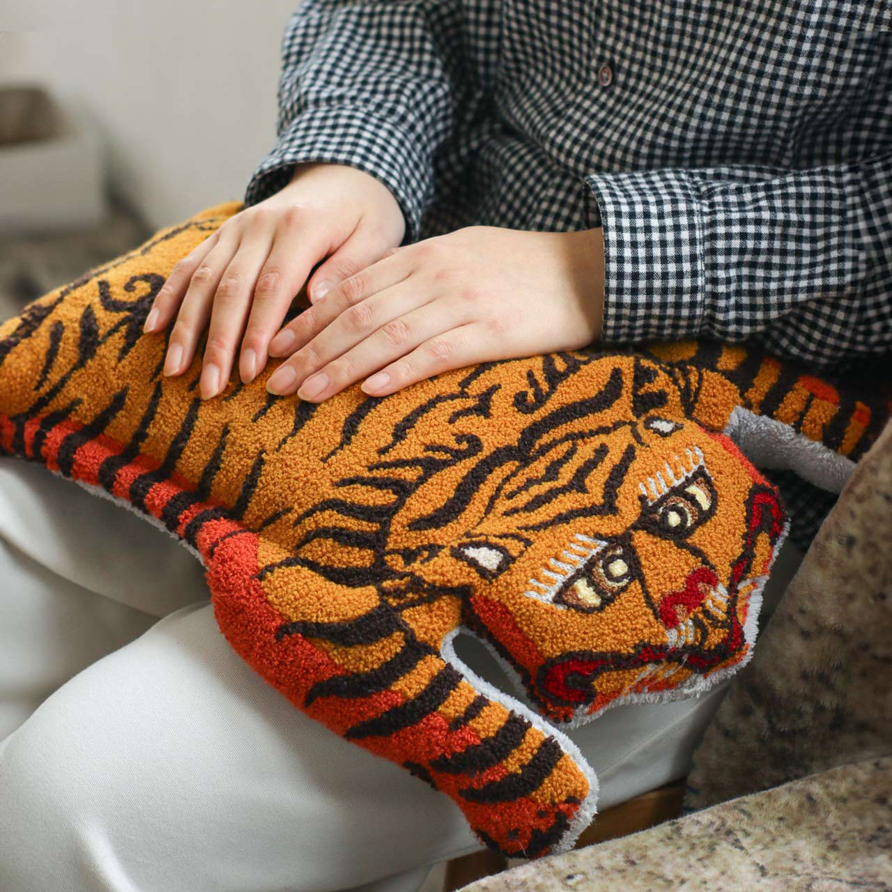 PLUMP ELECTRIC HOT WATER BAG & CUSHION TIGER / プランプ充電式