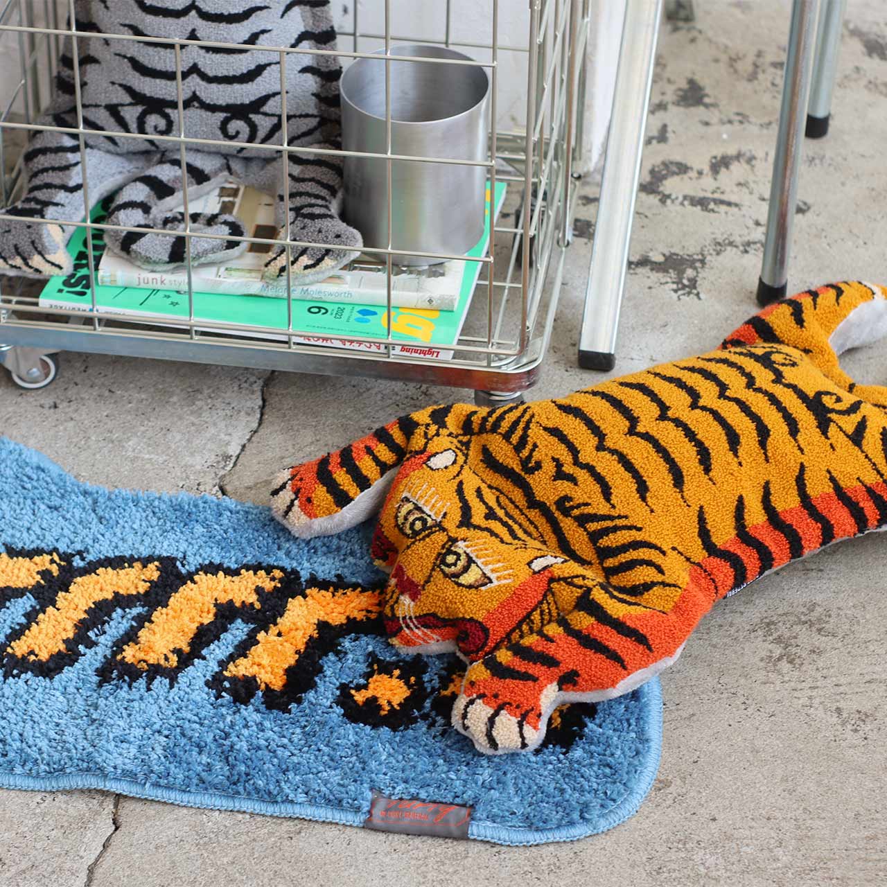 PLUMP ELECTRIC HOT WATER BAG & CUSHION TIGER / プランプ充電式