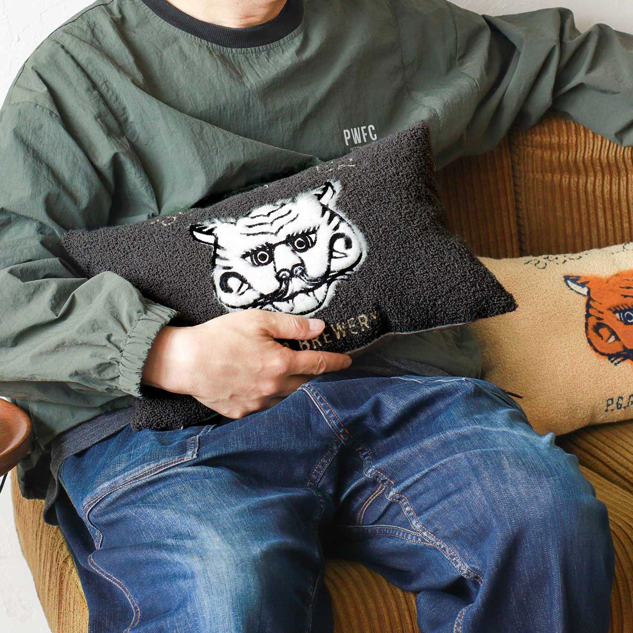 BEER LOVER RECT CUSHION / ビアーラバー レクトクッション - GRAY