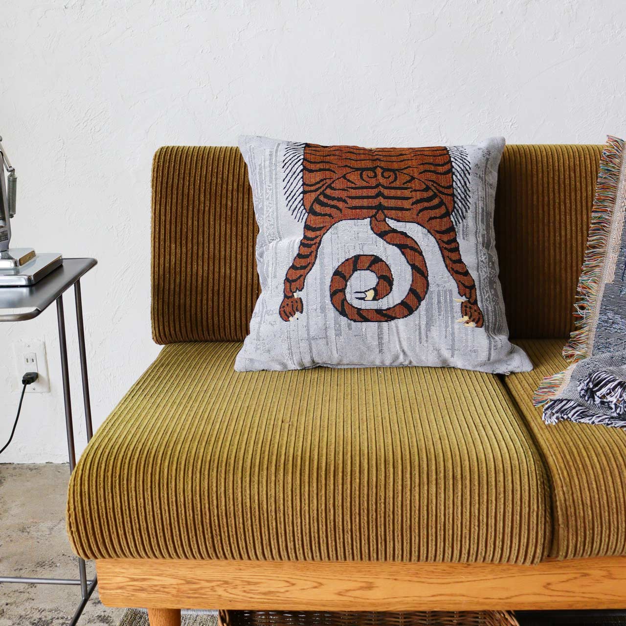 TO-GO CUSHION COVER / トゥーゴー クッションカバー - TIGER