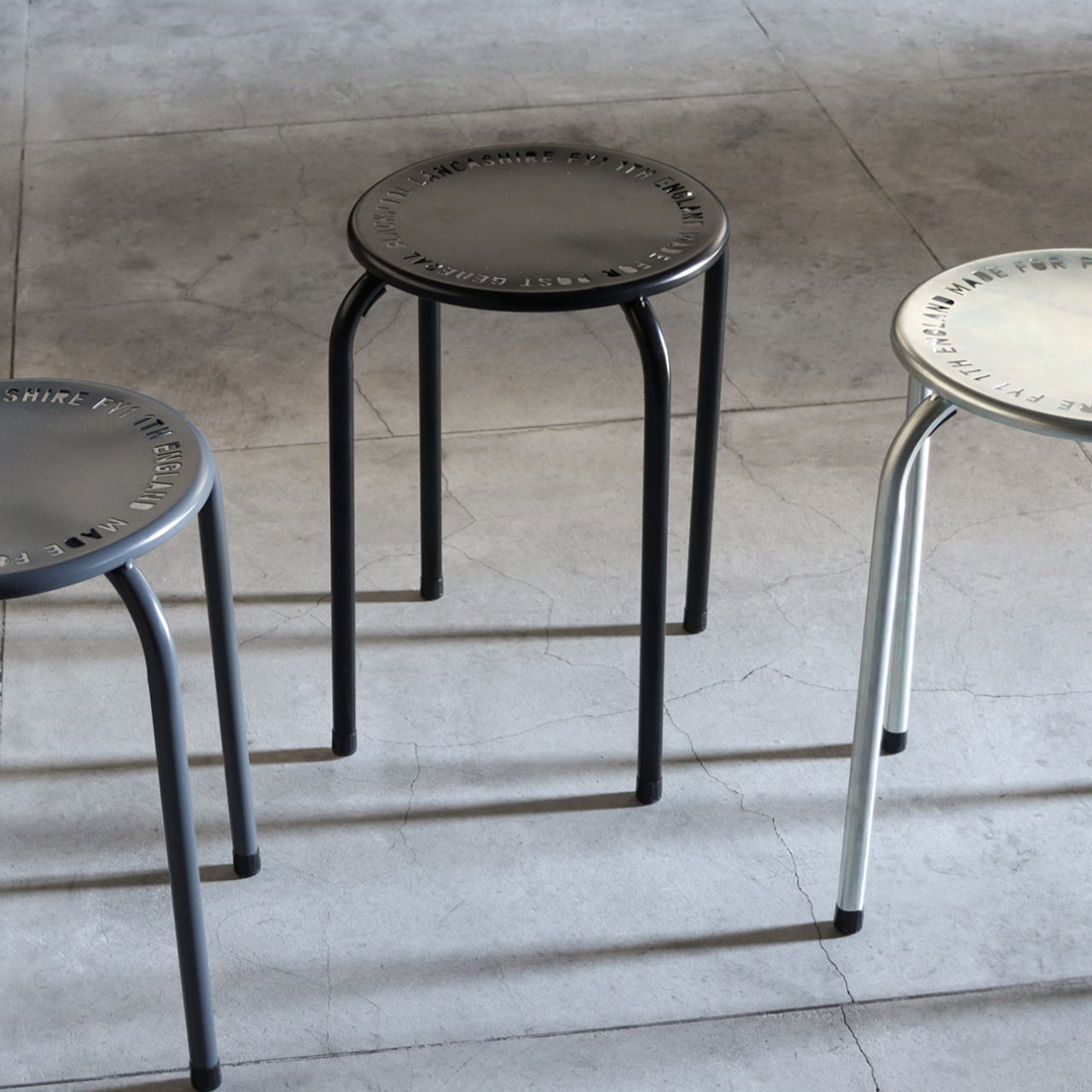 ポストジェネラルSTACKABLE L STOOL黒グレー2脚 STACKABLE METAL STOOL / スタッカブルメタルスツール - BLACK