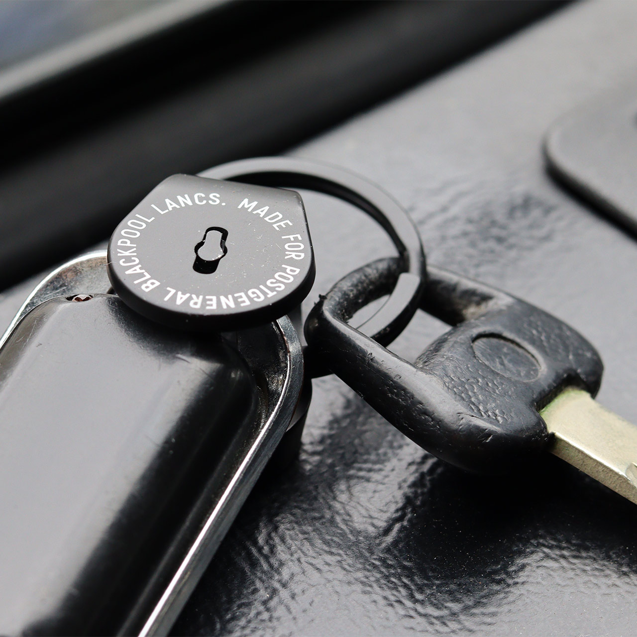 ZINC ALLOY VEHICLE KEY HOLDER / ジンクアロイ ビークルキーホルダー